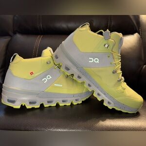 On Womens Cloudtrax Textile Synthetic Boots size 8 New without box